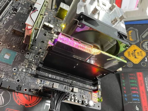 華碩ROG DDR5轉(zhuǎn)DDR4轉(zhuǎn)接卡初現(xiàn) 試驗性產(chǎn)品引熱議，前瞻技術(shù)還是過渡方案？